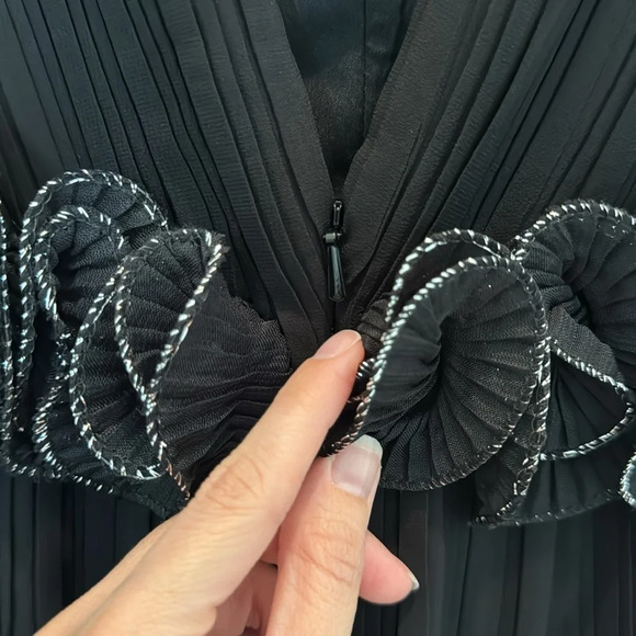 Ieena for Mac Duggal Rosette Ruffle Layered Maxi Dress Size 12 - Picture 9 of 11